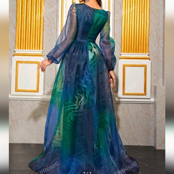 Long dress - Picture 3 of 6